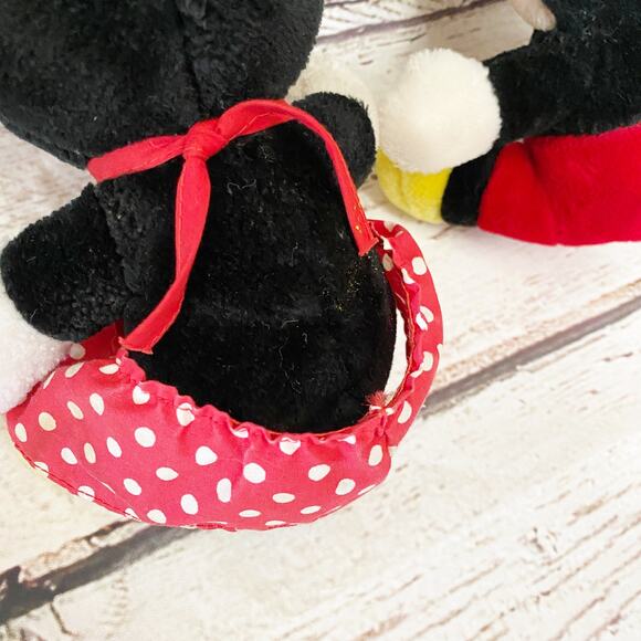 WALT DISNEY WORLD Vintage Mickey and Minnie Plush Set - Picture 5 of 7